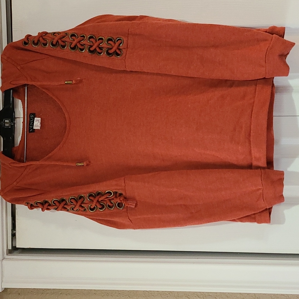 Women's hooded sweatshirt
